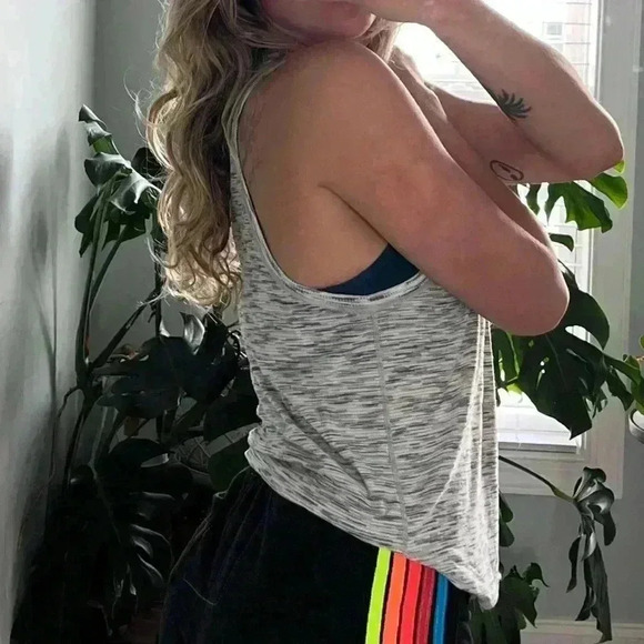 Lululemon Tank - Picture 4 of 4